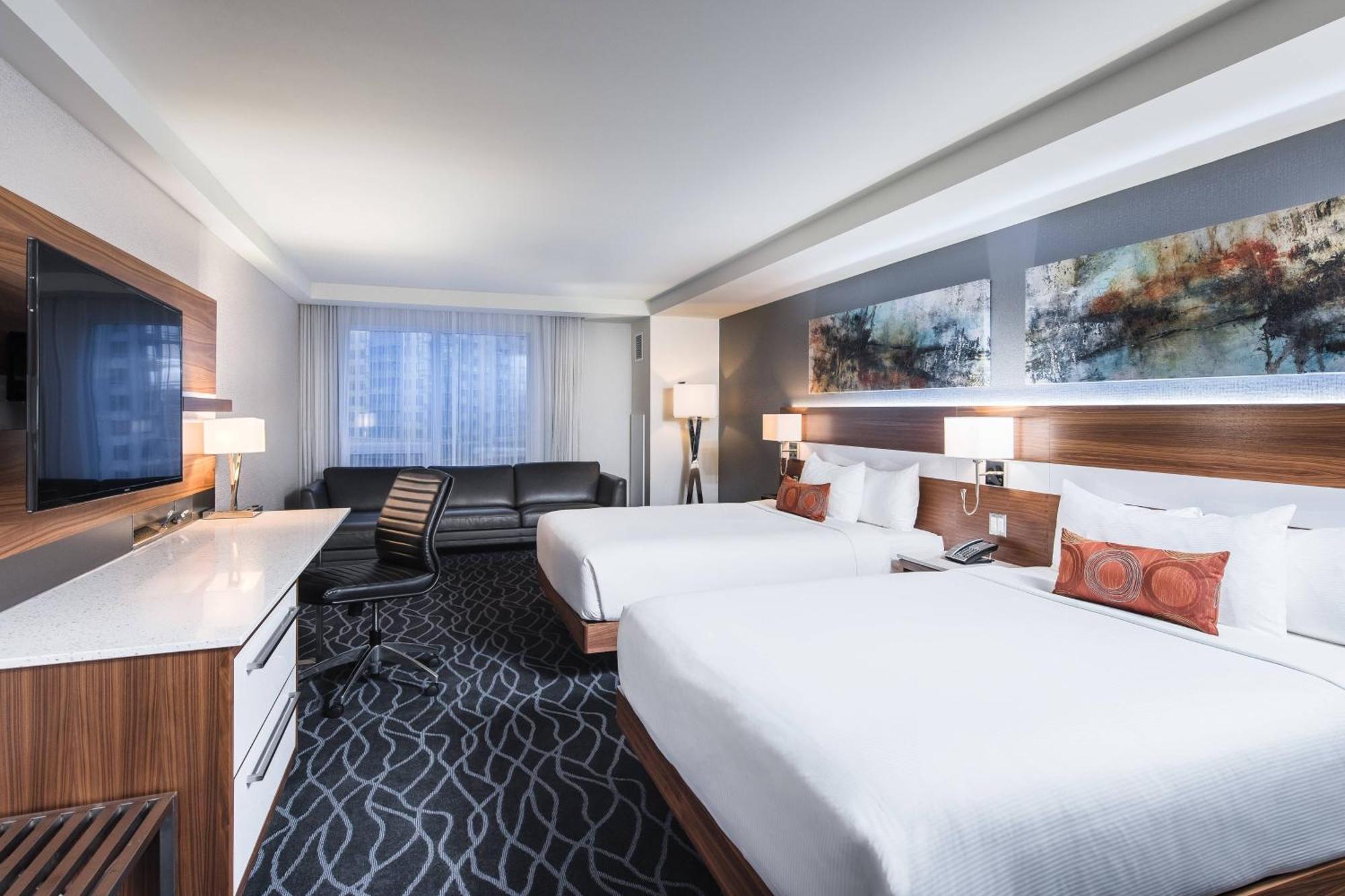 Delta Hotels By Marriott Уотърлу Екстериор снимка