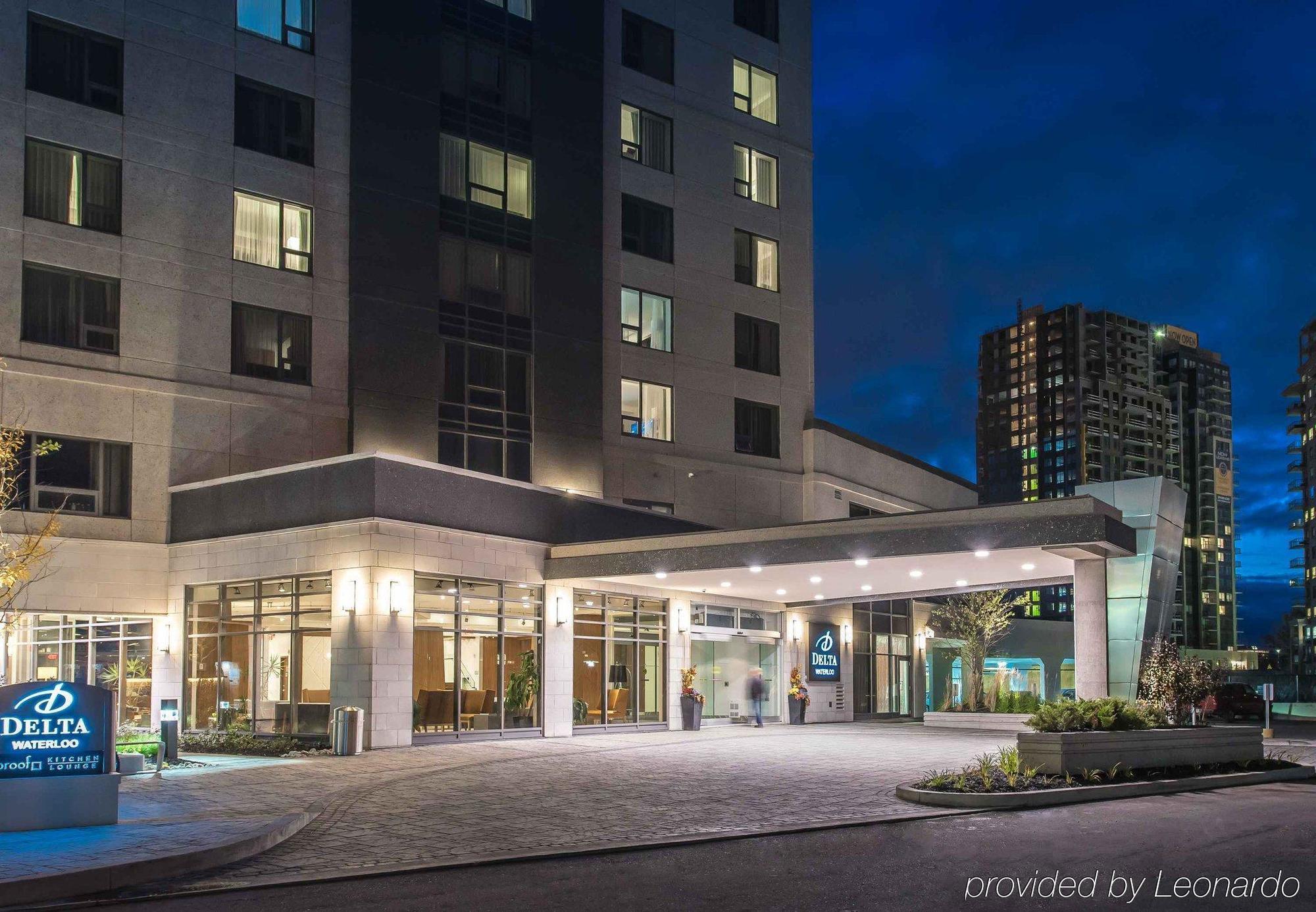 Delta Hotels By Marriott Уотърлу Екстериор снимка