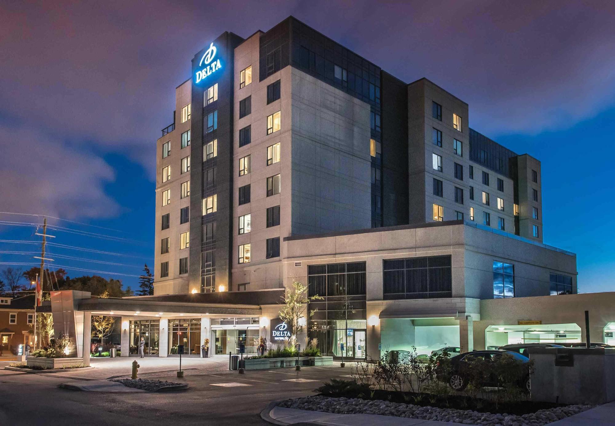 Delta Hotels By Marriott Уотърлу Екстериор снимка