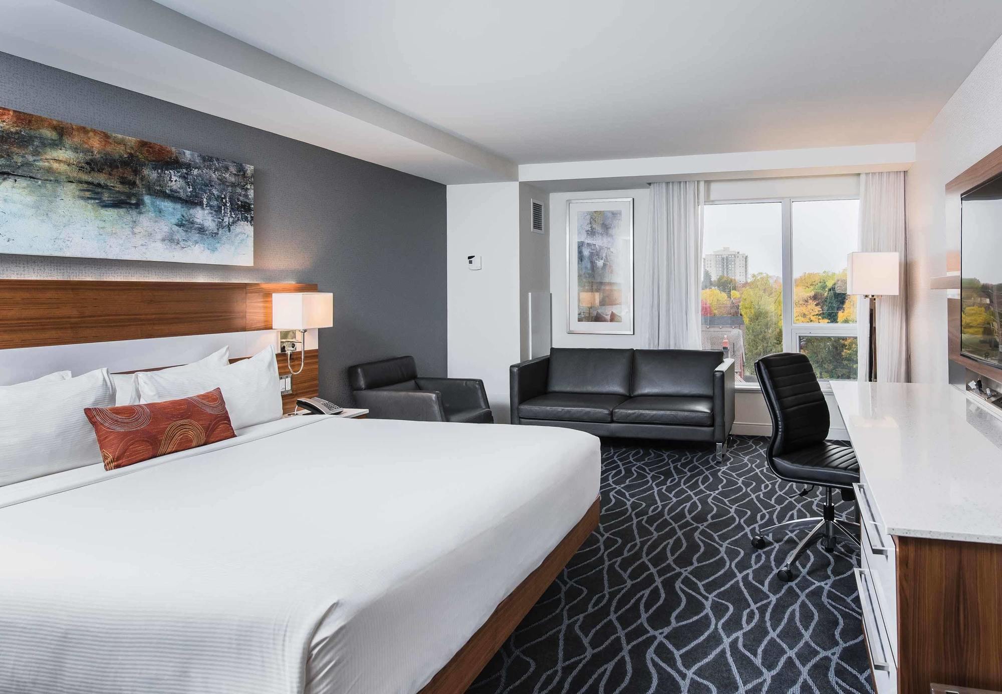 Delta Hotels By Marriott Уотърлу Екстериор снимка