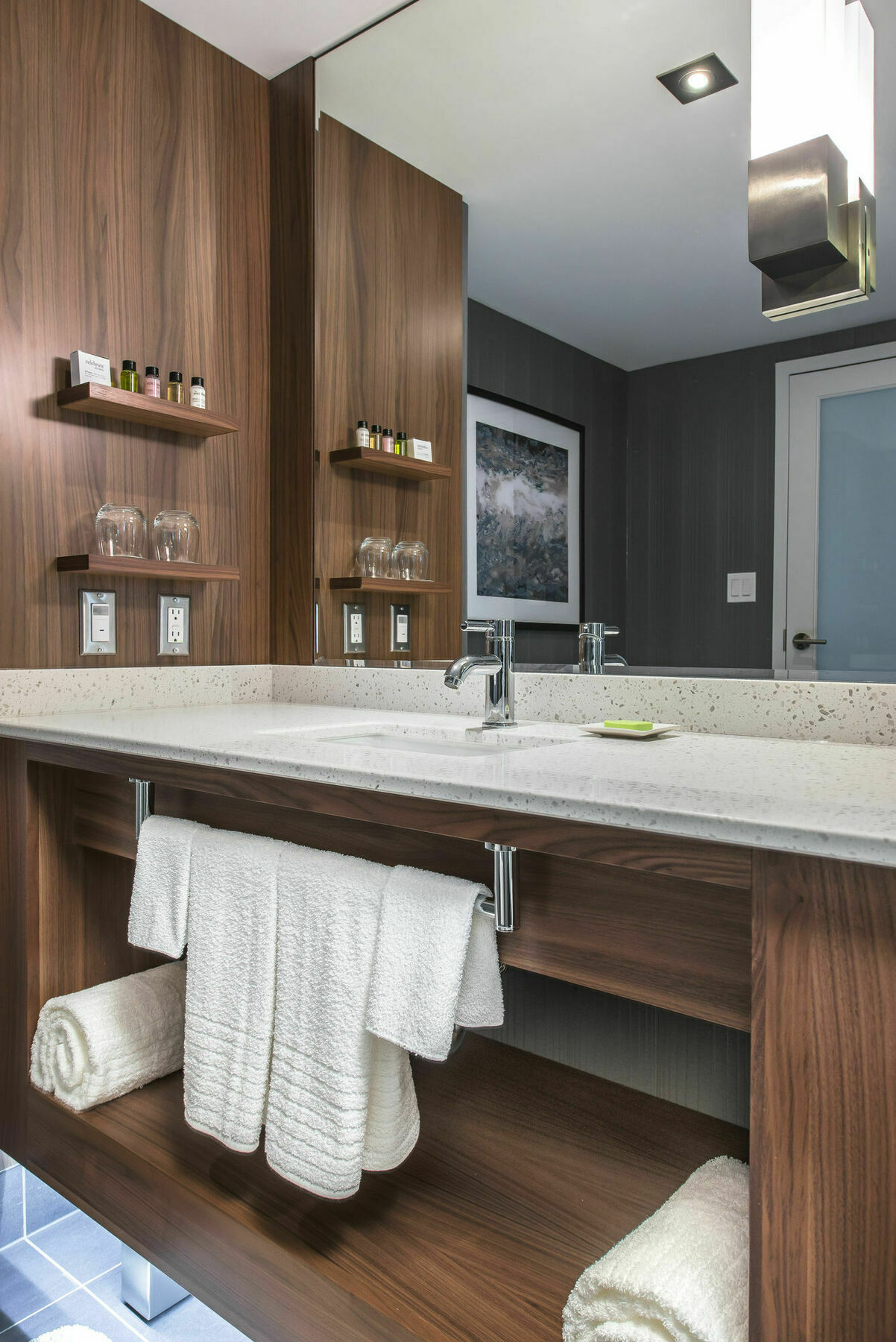 Delta Hotels By Marriott Уотърлу Екстериор снимка